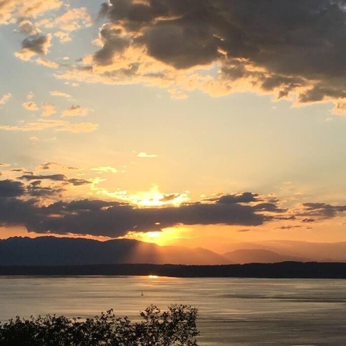 1-Bedroom Seaview Guesthouse On Seattle Luxury Estate With Views Of Olympic Mountains 外观 照片